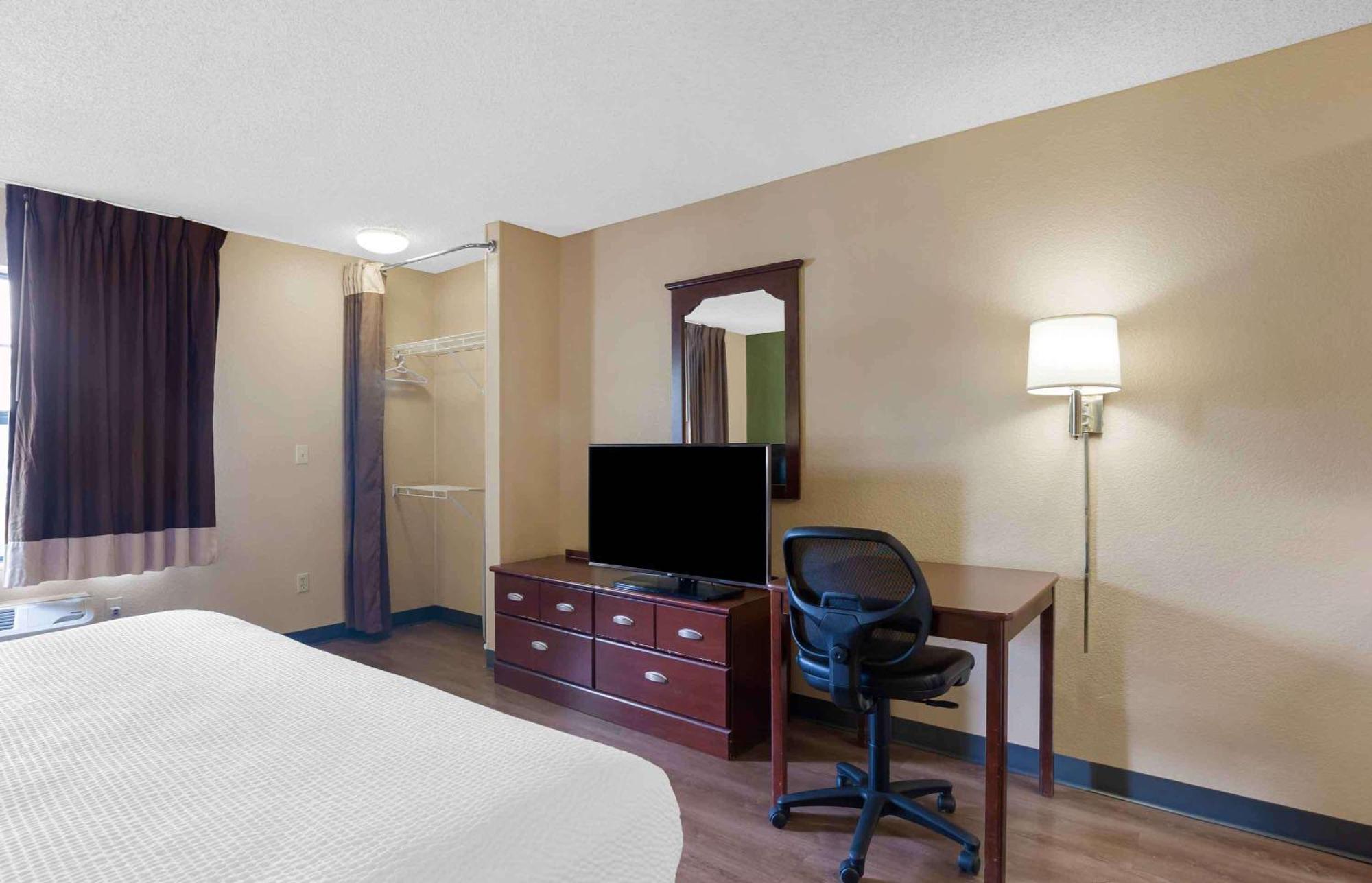 Extended Stay America Suites - Detroit - Novi - Orchard Hill Place Northville Buitenkant foto